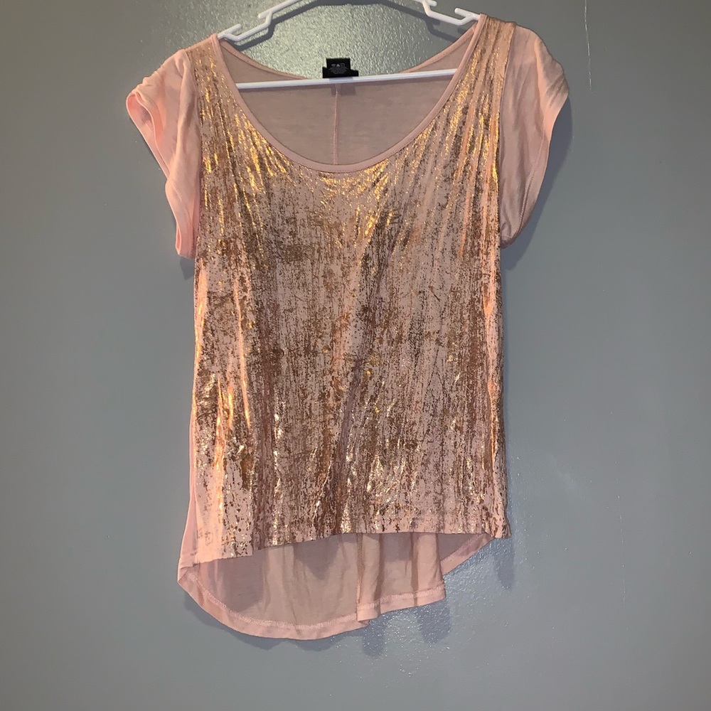 Blush pink tee shirt with gold accent